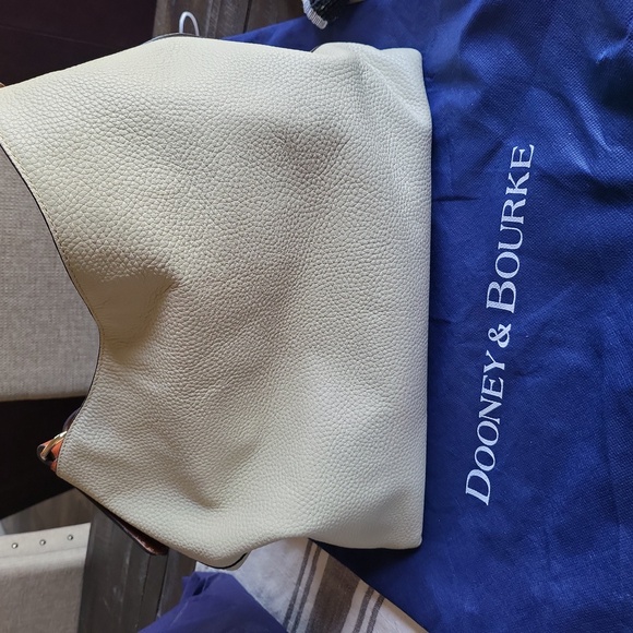 DOONEY & BOURKE Pebble Bag - Picture 2 of 14